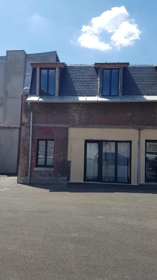 L'Aurore Doree, Duplex Renove - Parking Prive - Wifi Gratuit Leilighet Saint-Quentin  Eksteriør bilde